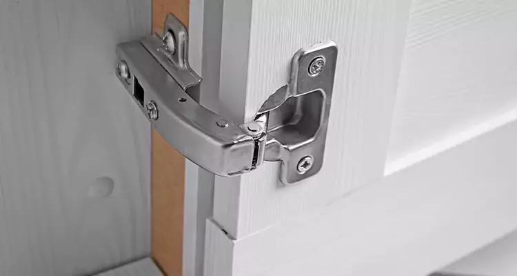 Shower Door Hinge Replacement in Bradenton, FL