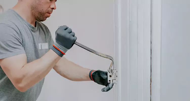 Cracked Door Jamb Repair in Bradenton, FL