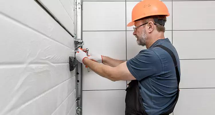 Emergency Garage Door Repair in Bradenton, FL