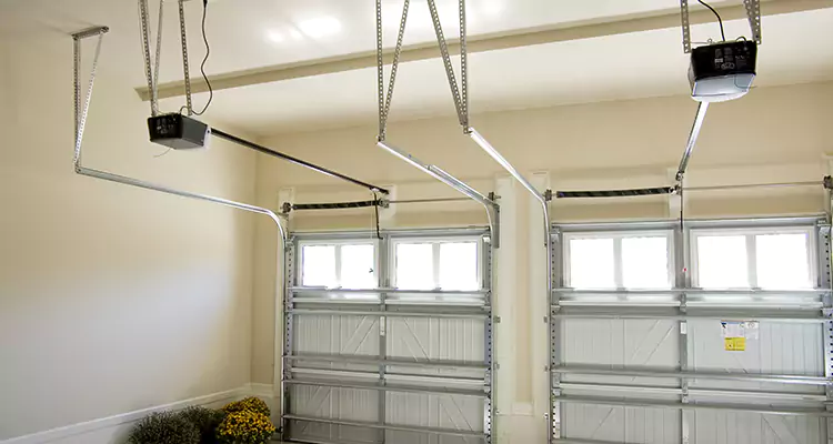 Residential Emergency Garage Door Repair in Bradenton, FL