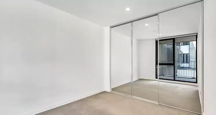 Why Homeowners Choose Us for Sliding Mirror Door Replacement in Bradenton, FL