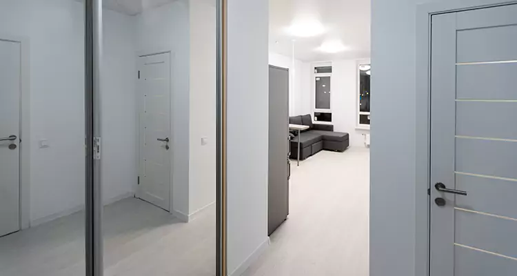 Modern Mirrored Closet Doors Repair in Bradenton, FL