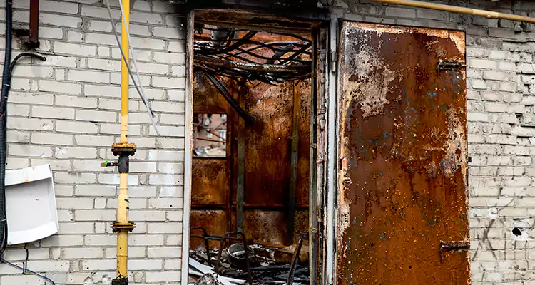 Metal Door Rust Repair in Bradenton, FL