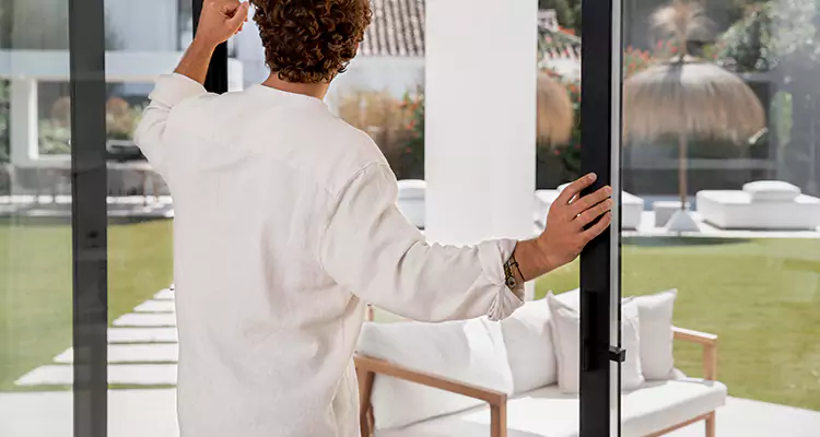 Sliding Screen Door Maintenance for Closing Issues in Bradenton, FL