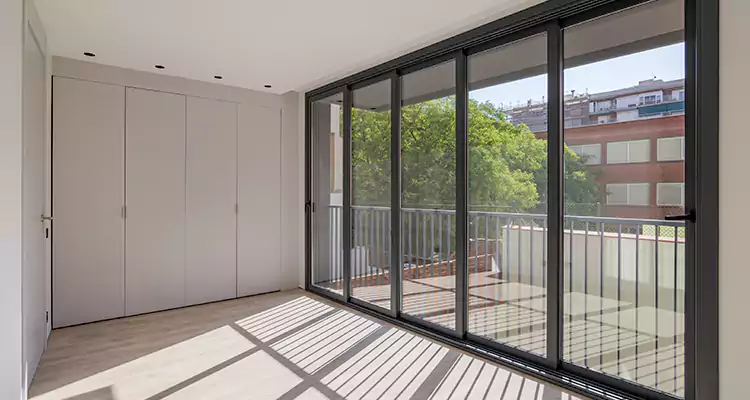 Fix Sliding Screen Door Track in Bradenton, FL